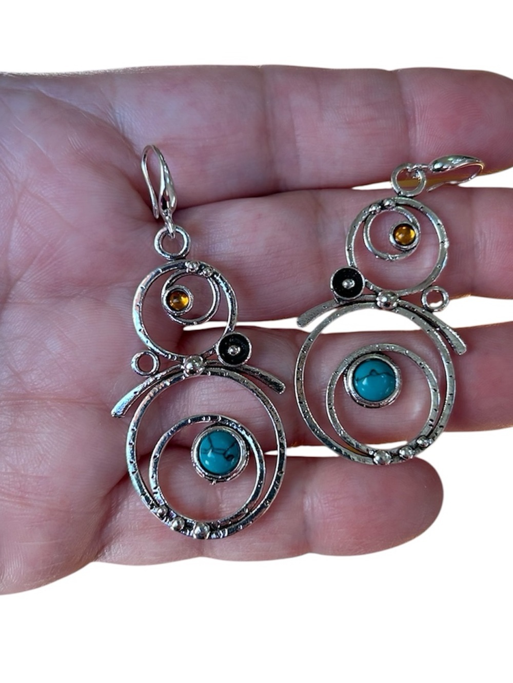 New Silver Modern Design Earring - Picture 6 of 8